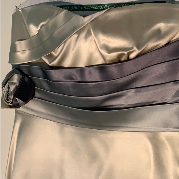 Banana Republic 100% heavy silk strapless dress - Picture 2 of 7